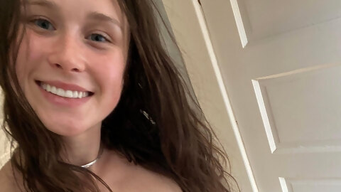 I heard you like petite girls with blue eyes and no makeup рџ‡
