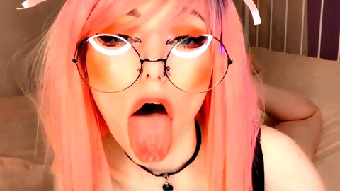 Small titted slut wanks toys