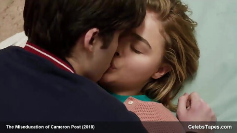 Chloe Grace Moretz &ndash; hot lesbian sex